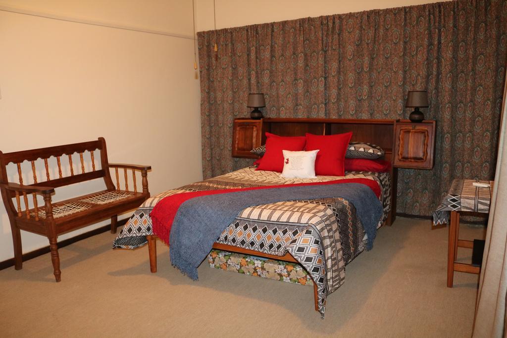 Grysbok Self Catering Accommodation Oudtshoorn Extérieur photo