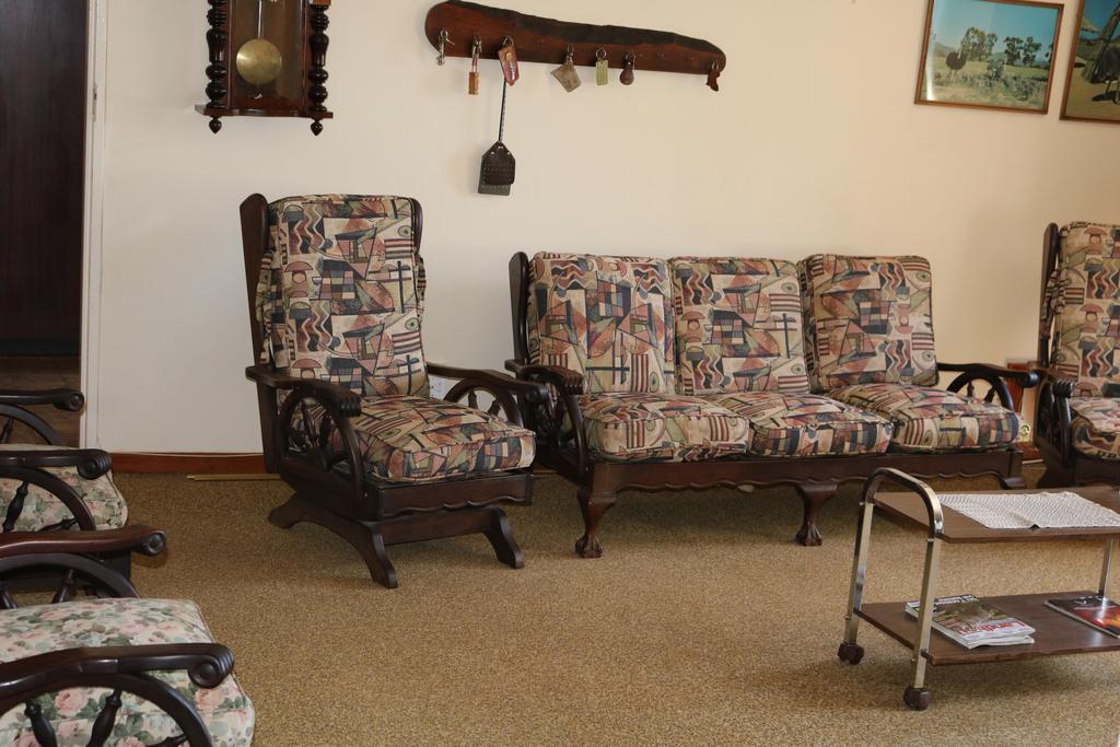 Grysbok Self Catering Accommodation Oudtshoorn Extérieur photo